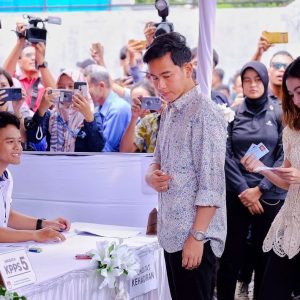 Simulasi Program Makan Siang Gratis Diterapkan di Tangerang, Gibran: Jika Ada Kekurangan Dievaluasi Lagi