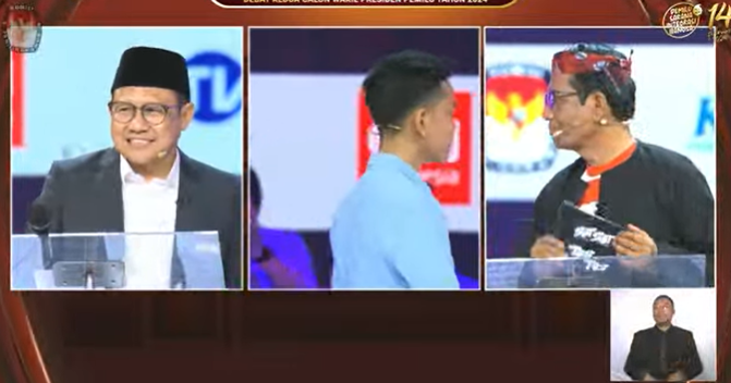 Gibran dan Mahfud MD pertanyakan rencana Cak Imin saat debat cawapres 2024. Foto: Tangkapan layar YouTube KPU RI
