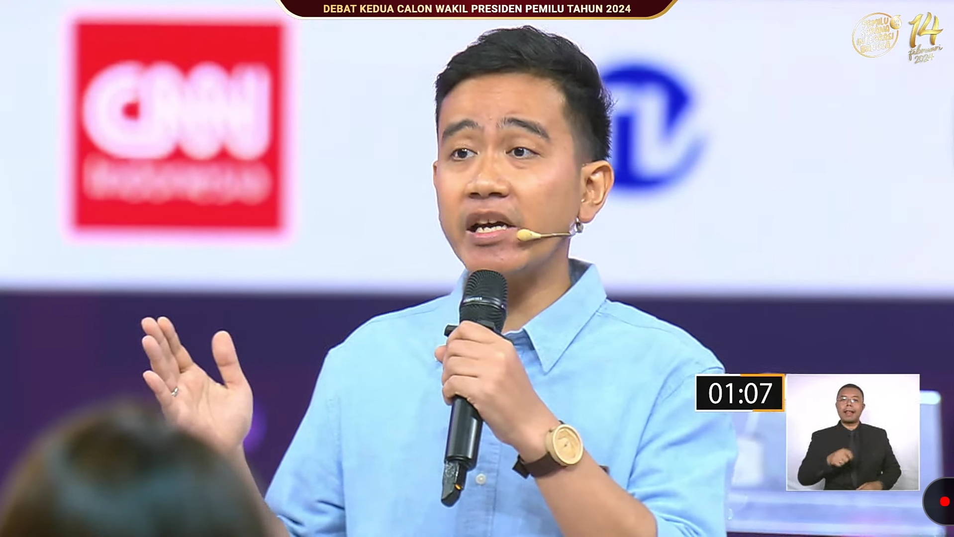 Saling bantah, Gibran minta FX Rudy cek data APBN Solo. Foto: Tangkapan Layar Youtube KPU RI