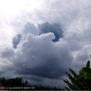 Status Gunung Ibu Naik Jadi Awas, Pemkab Halmahera Barat Evakuasi Warga di 4 Desa