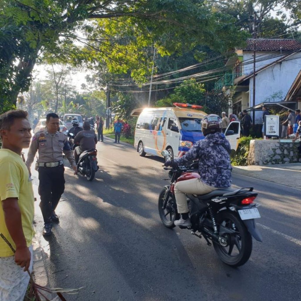Dua pemotor meninggal dunia usai kecelakaan di Gunung Pati Semarang. Foto: Dok. Polrestabes Semarang