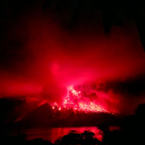 Aktivitas Kembali Meningkat, Gunung Ruang Erupsi Lagi  