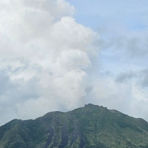 Gunung Ruang Sulut Berstatus Siaga 3 Pasca Letusan, Ratusan Warga Dievakuasi