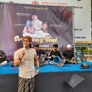 Ngabuburit, Para Seniman dan Budayawan Bersatu dalam Srawung Seni di Alun-alun Kendal