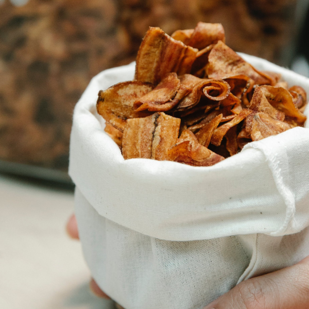 Keripik pisang narkoba dijual seharga Rp 6 juta. Foto: Pexels.com/Sarah Chai