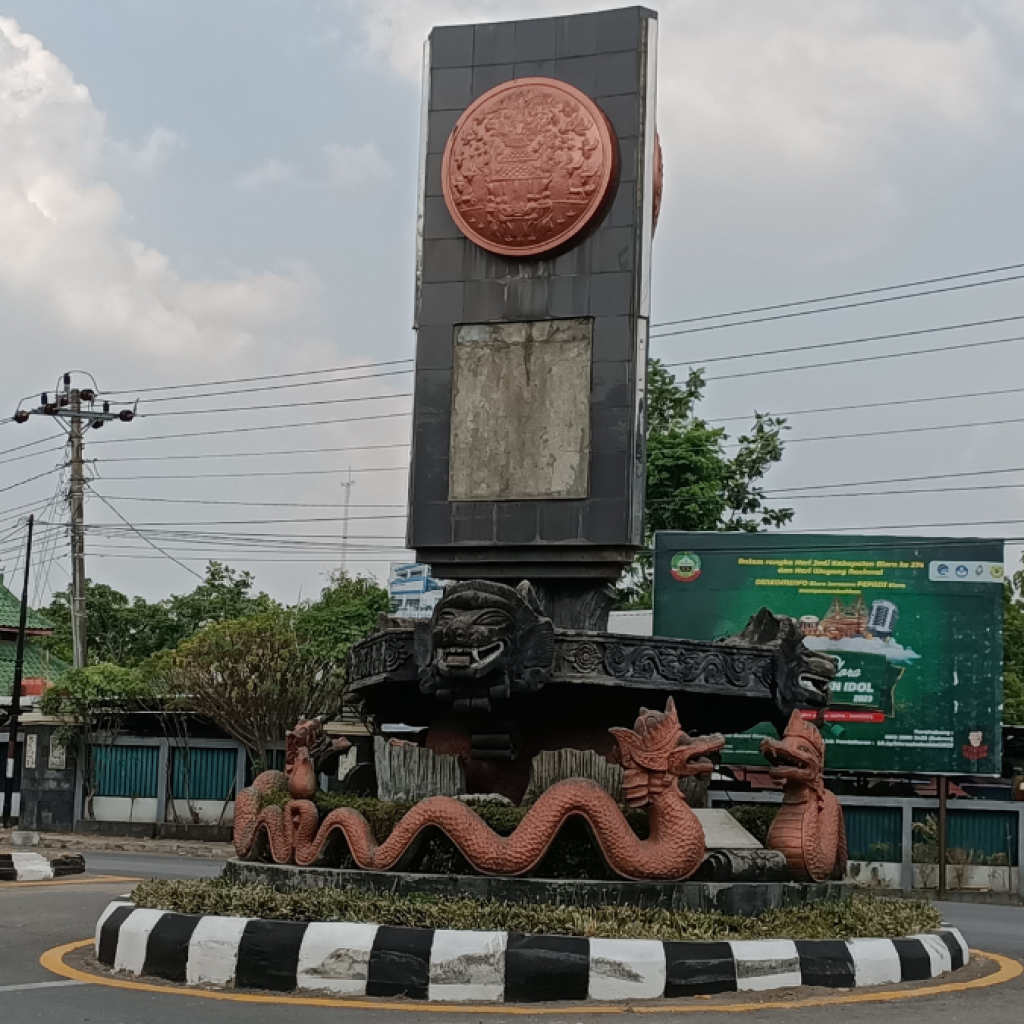 Masyarakat Berharap Pemkab Blora Lebih Perhatikan dan Merawat Tugu Adipura 