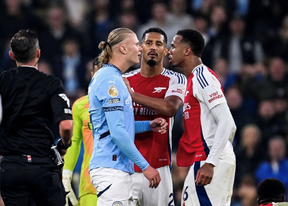 Erling Haaland bebas dari sanksi usai melempar bola ke Gabriel. Foto: x.com/UTDTrey