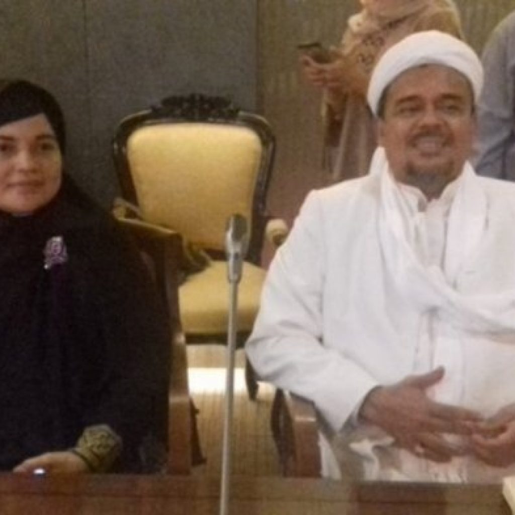 Istri Habib Rizieq Shihab, Syarifah Fadhlun Binti Al Habib Fadhil Bin Yahya meninggal dunia. Foto: x.com/ojo_dumel