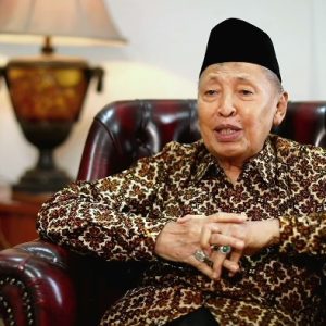 Presiden Jokowi Melayat ke Rumah Duka Hamzah Haz, Kenang Sosok Sang Negarawan