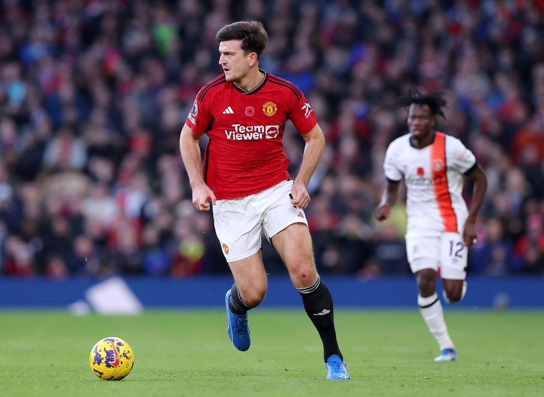 Harry Maguire tetap bertahan di MU. Foto: Instagram.com/harrymaguire93