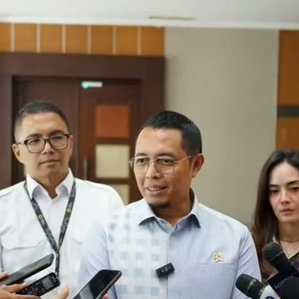 Kepala Kantor Komunikasi Kepresidenan, Hasan Nasbi respons isu Kaesang yang gunakan jet pribadi saat ke AS. Foto: instagram.com/hasan_nasbi