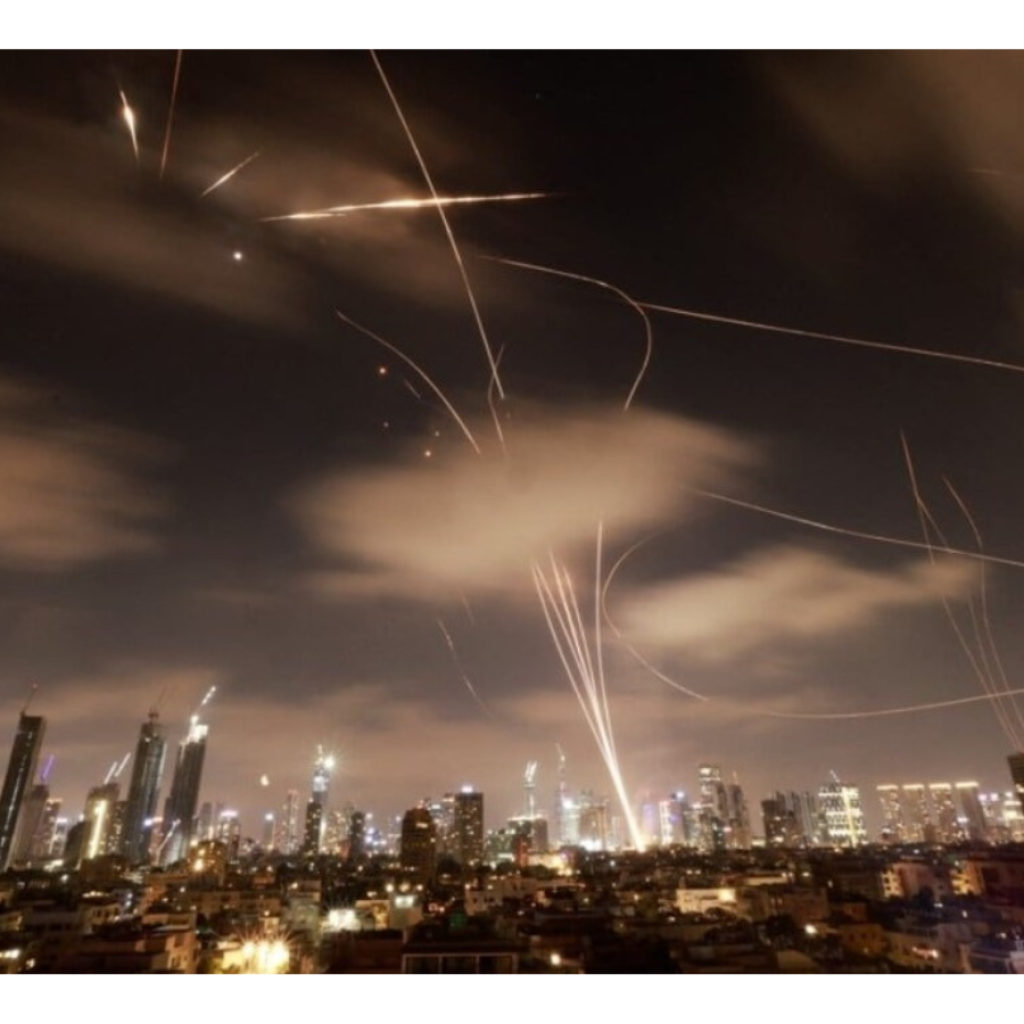 TUTURPEDIA - Iran Gempur Israel dengan Rudal Hipersonik Fattah‑1: “400 Detik Menuju Tel Aviv”