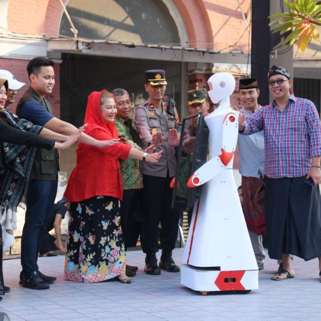 Wali Kota Semarang, Hevearita Gunaryanti Rahayu bersama Bupati dan Wali Kota se-Kedungsepur dalam ajang Ki Ageng Pandanaran Art Festival 2024. Foto: Dok. Pemkot Semarang