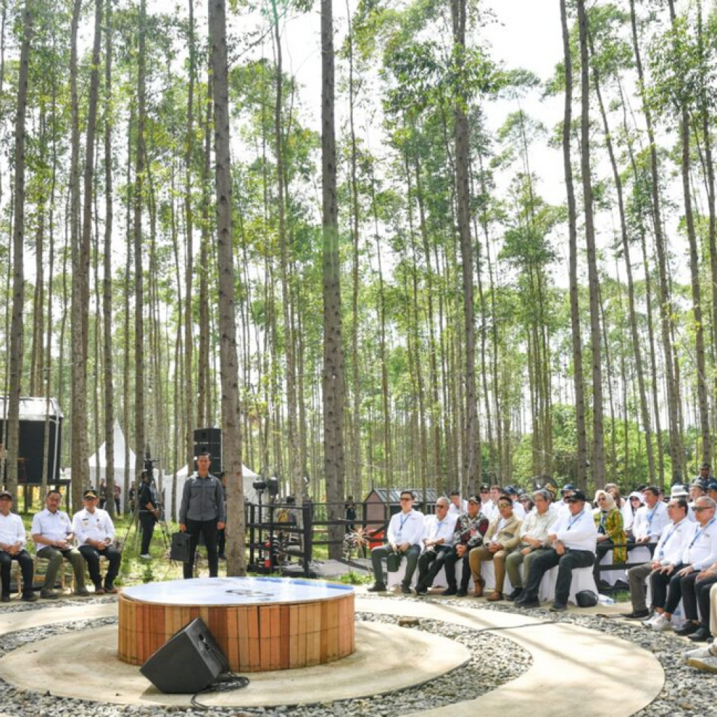 AHY akan koordinasi dengan Otoritas IKN soal masyarakat adat di Pemaluan, Kalimantan Timur yang menolak digusur. Foto: Laman Sekretariat Negara