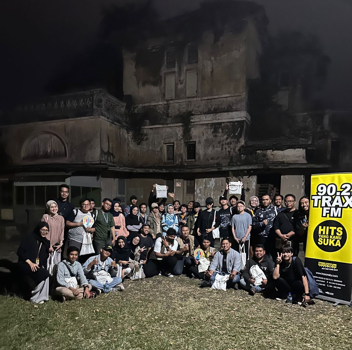 (Peserta tour horor. Foto: Dok. Tuturpedia.com)