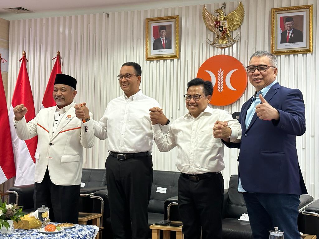 Konferensi pers usai pertemuan NasDem, PKB dan PKS, bersama capres-cawapres Anies-Cak Imin, di kantor DPP PKS, Jakarta, Selasa (12/9/2023). FOTO: Tuturpedia.com.