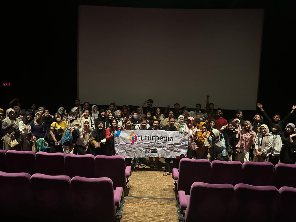 Keseruan nonton bareng film 'Di Ambang Kematian' bersama Tuturpedia.com dan Theater Indonesia. FOTO: Dok. Tuturpedia