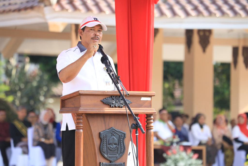 Pj Gubernur Jawa Tengah, Komjen Pol (P) Nana Sudjana usai menghadiri Peringatan Sumpah Pemuda ke - 95 di Alun-alun Kabupaten Banjarnegara, Sabtu, 28 Oktober 2023.