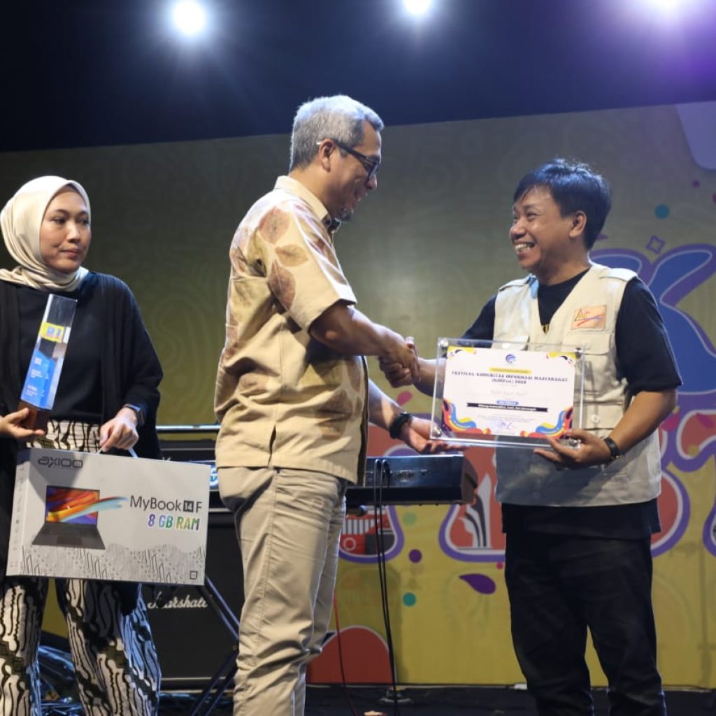 KIM Kraton Kidul Kota Pekalongan dinobatkan sebagai KIM terbaik bidang UMKM. Foto: Istimewa