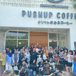 Hadiri Meet and Greet di Semarang, Putri Delina dan Yusuf Al-Lampungi Ceritakan Proses Syuting Film Wakaf