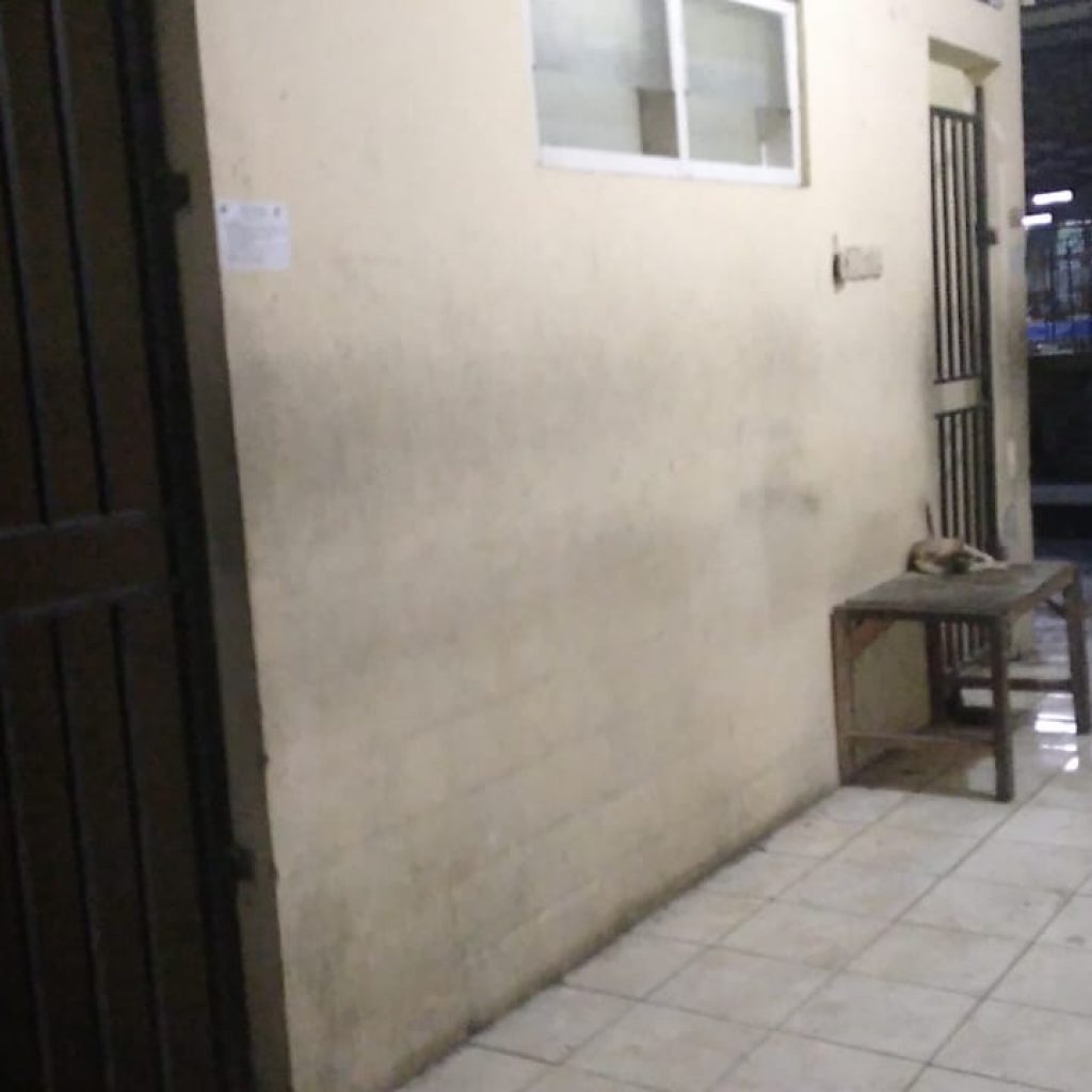 Pedagang dan Pengunjung Pasar Rakyat Sido Makmur Blora Keluhkan Toilet yang Berbayar dan Dipagar Gembok