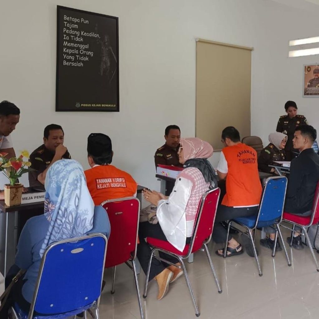Korupsi Dana KUR Hingga Rp 1,5 M! 3 Tersangka Dilimpahkan ke JPU Kejati Bengkulu