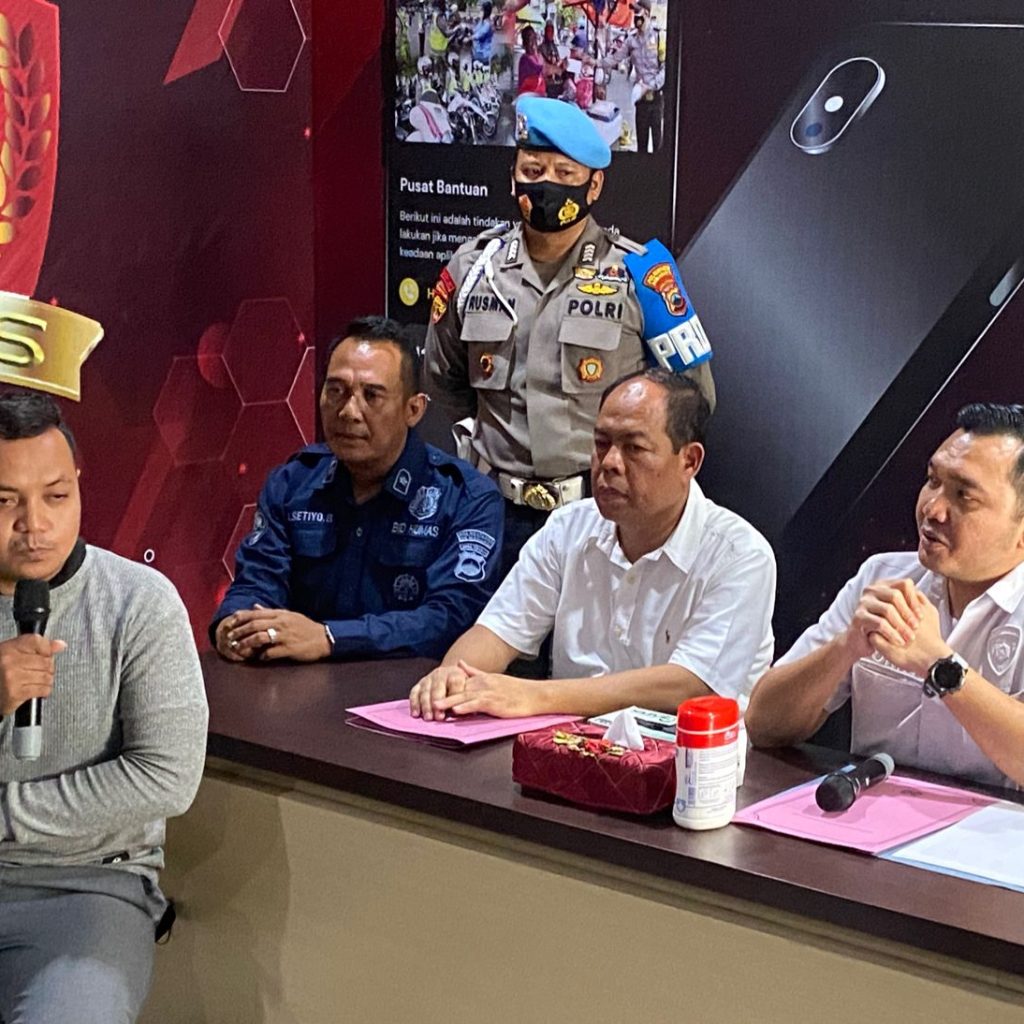 Rilis kasus sales tabrak pengunjung Mall di Mapolrestabes Semarang, Kamis (9/11/2023). Foto: Istimewa