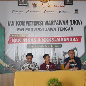 Gelar UKW, PWI Jateng Ajak Wartawan untuk Cintai Profesi