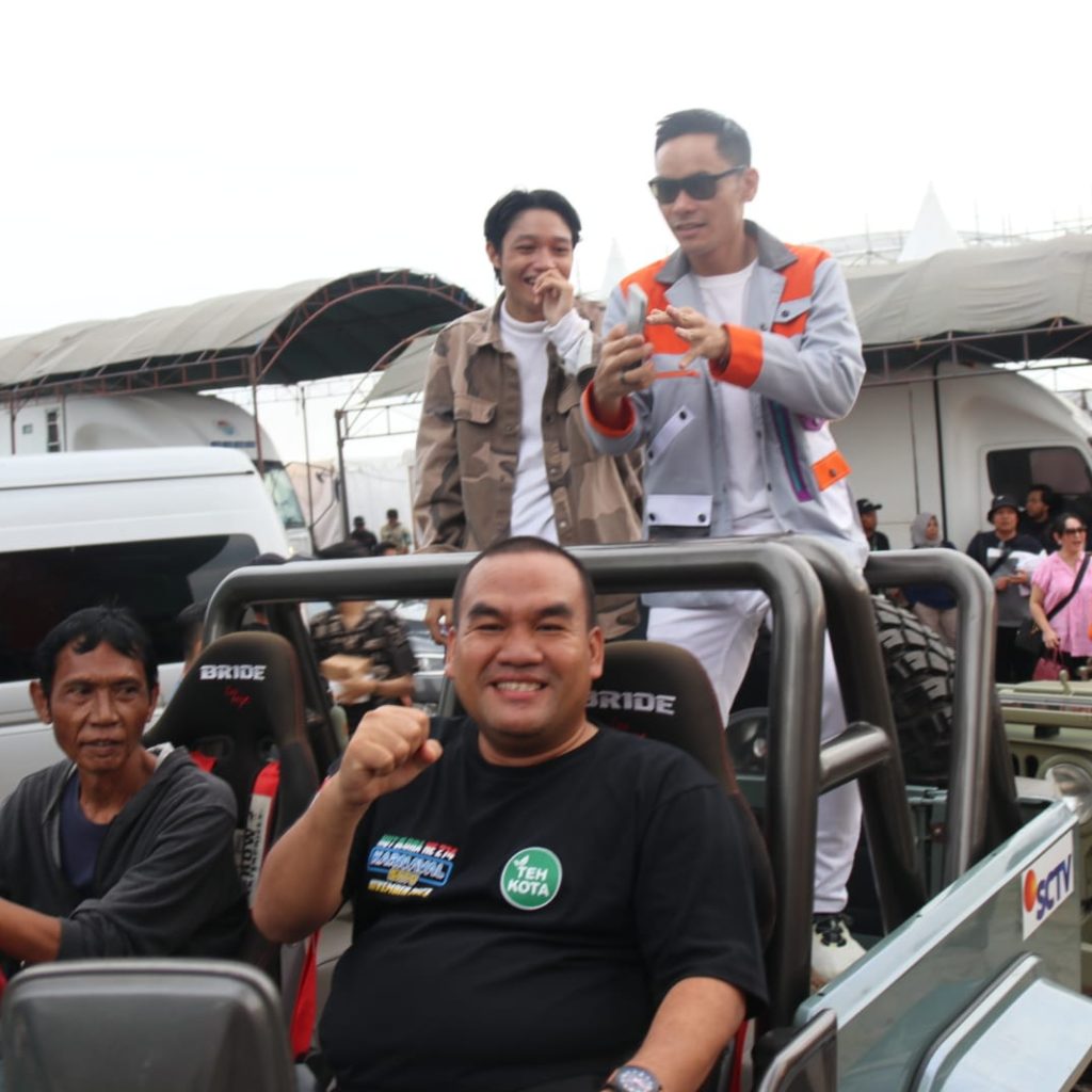 Respons artis ibu kota saat cicipi kuliner khas Blora. Foto: Dok. Lilik Yuliantoro