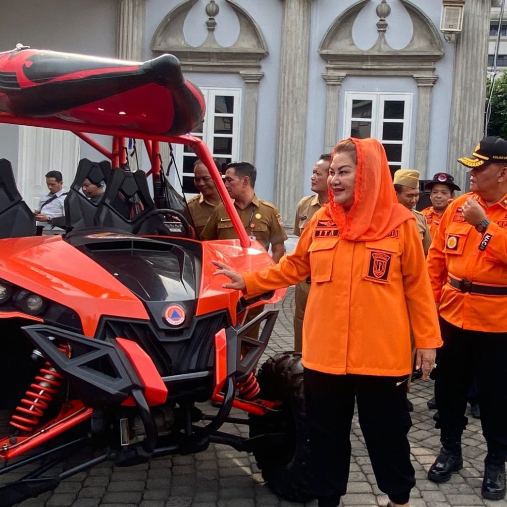 Wali Kota Semarang, Hevearita Gunaryanti Rahayu saat kegiatan Apel Gladi Lapangan Kesiapsiagaan Menghadapi Musim Penghujan di halaman Balai Kota Semarang, Senin (27/11/2023). Foto: Dok. Alan Henry Pambuko