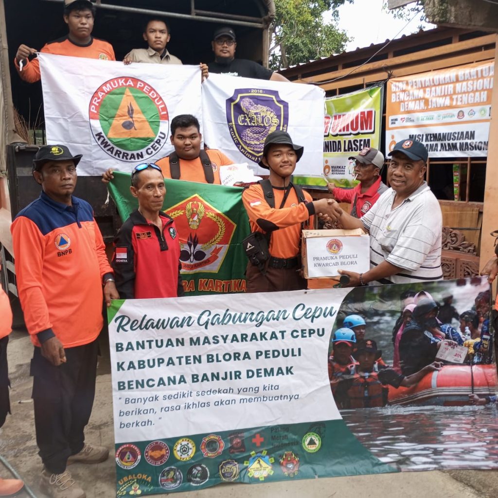 Korban Banjir di Demak, Masyarakat dan Relawan Gabungan Cepu Salurkan Bantuan