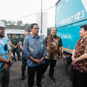 Sambut Pemudik yang Pulang ke Jawa Tengah, Pj Gubernur Jateng Ingatkan untuk Periksa Kendaraan dan Kesehatan