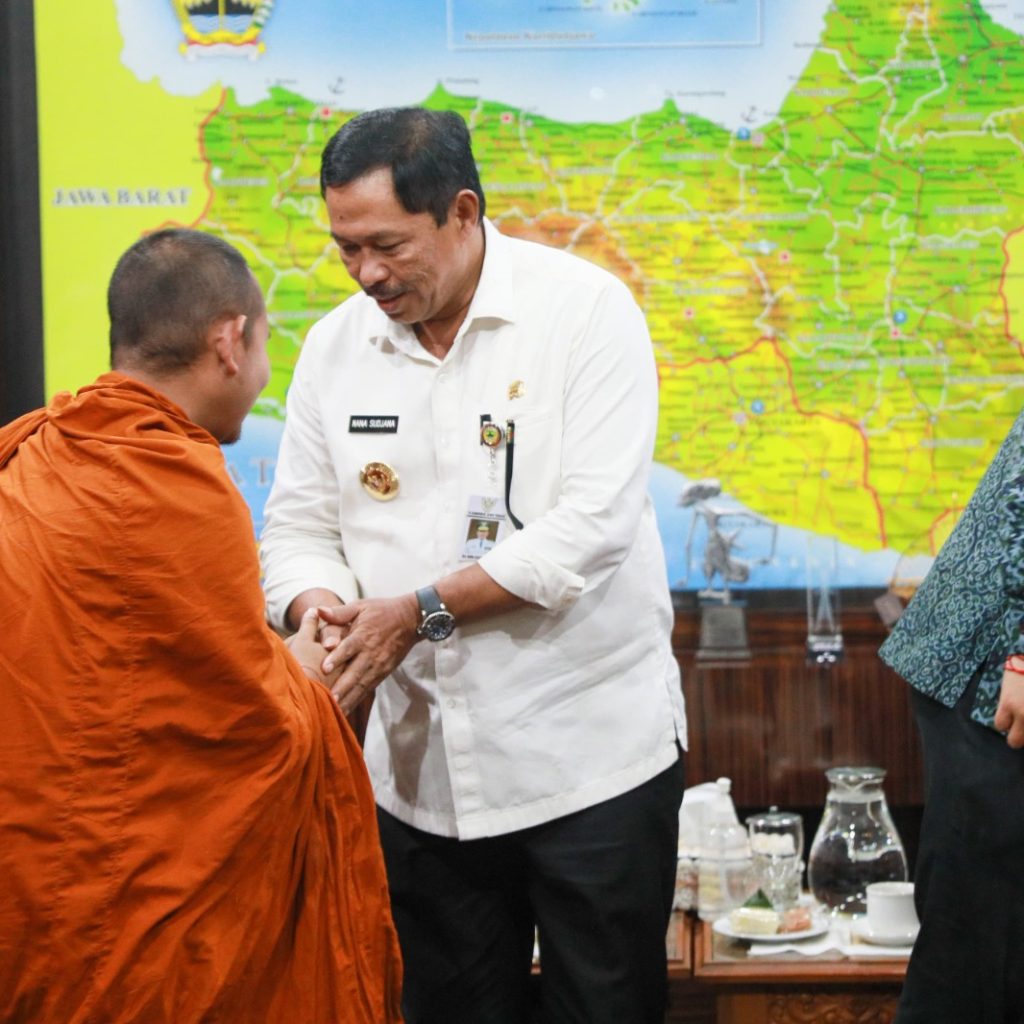 TUTURPEDIA - Sambut Waisak, Bhikkhu Thudong Bakal Kembali Jalan Kaki ke Candi Borobudur