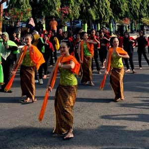 Peringati Hari Tari Sedunia, RedHouse Art Lab Pelopori Aksi di Alun-alun Blora