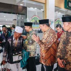 Pj Gubernur Jateng Lepas 352 Jamaah Haji Kloter Pertama Jalur Fast Track