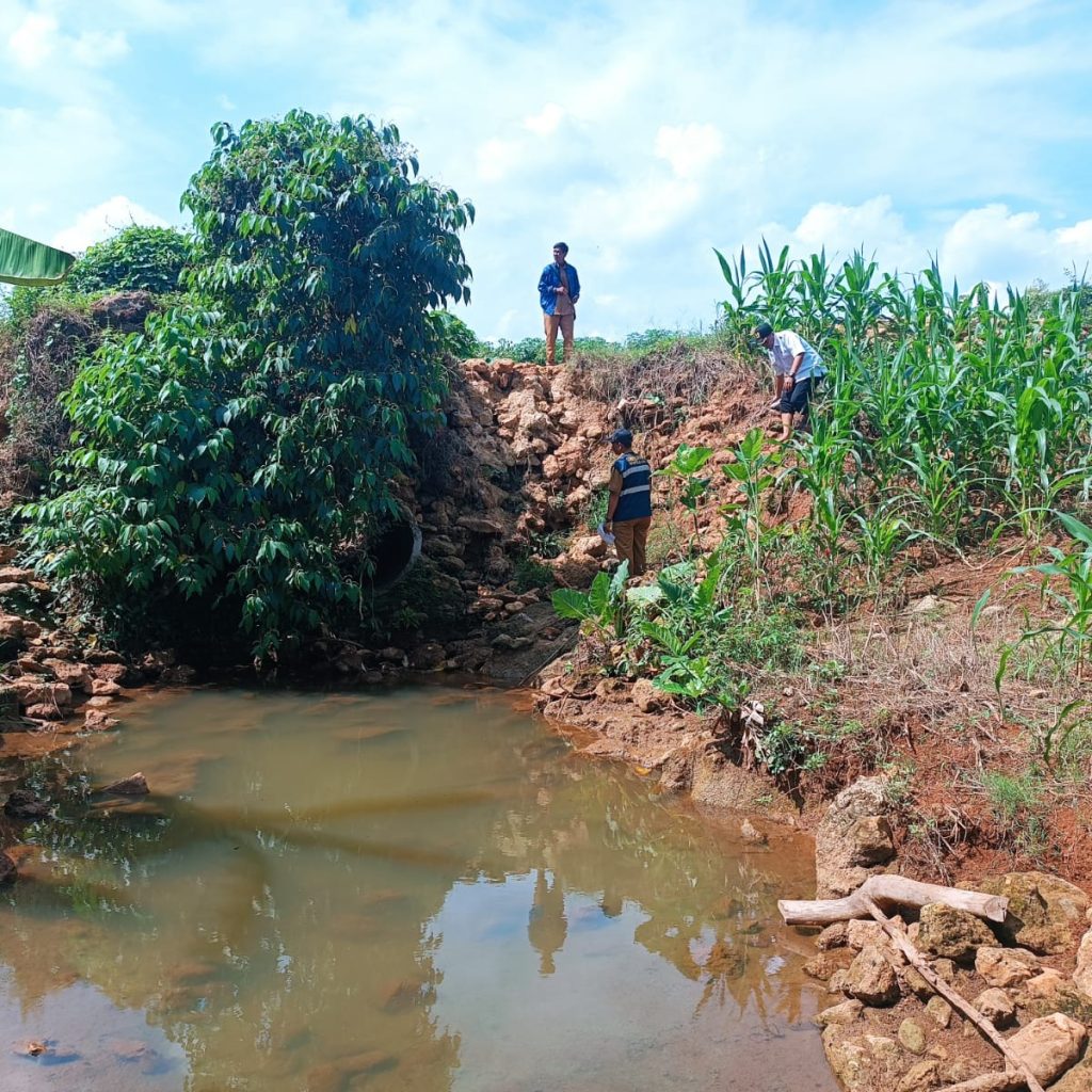 TUTURPEDIA - Atasi Longsoran Anak Sungai Bengawan Solo di Desa Nglebur, DPUPR Kabupaten Blora Lakukan Tindakan Ini