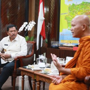 Sambut Kedatangan Bhikkhu Thudong, Nana Sudjana Ungkap Siap Kawal hingga Puncak Perayaan Waisak 2024