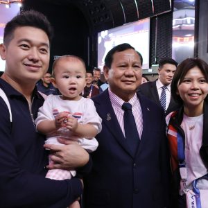 Momen Prabowo Jumpa Pebulu Tangkis Greysia Polii di Prancis dalam Ekshibisi Pencak Silat 