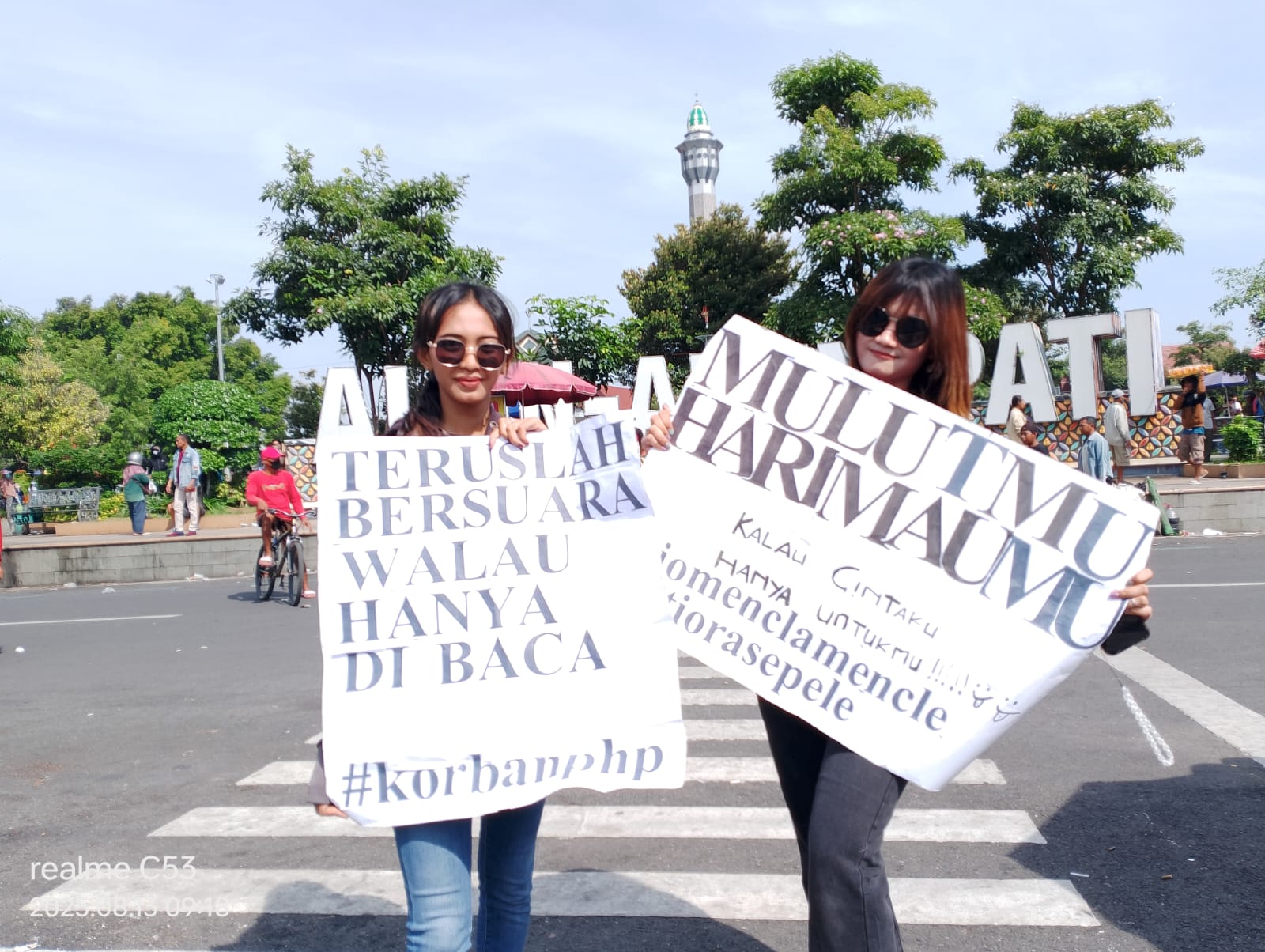 TUTURPEDIA - Masyarakat Pati Bersatu, Siapkan Armada Bus Untuk ke KPK Jakarta