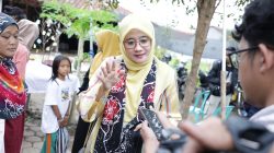 TUTURPEDIA - Batik Pegon Difabel Kebumen Tampil di Panggung Dunia, Nawal Yasin: Karya Luar Biasa dari Tangan Istimewa