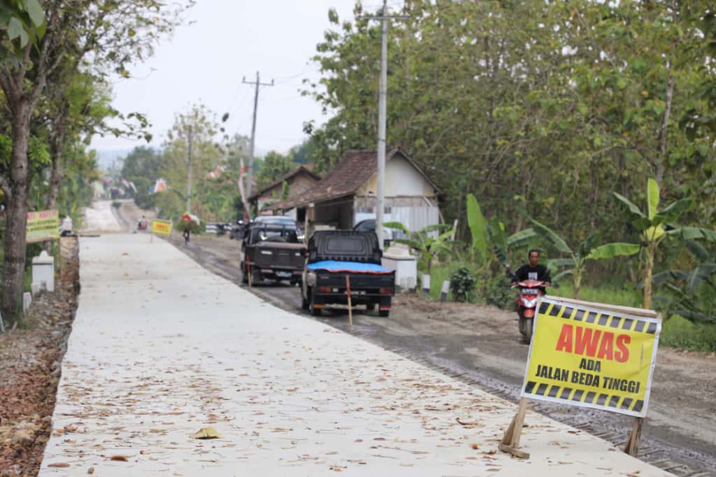 Rp15,3 Miliar Digelontorkan, Gubernur Luthfi Pantau Perbaikan Jalan Todanan–Ngawen Blora 3 TUTURPEDIA - Rp15,3 Miliar Digelontorkan, Gubernur Luthfi Pantau Perbaikan Jalan Todanan–Ngawen Blora