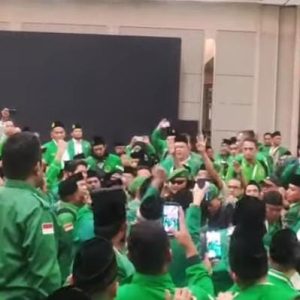 Muktamar PPP Memanas di Pembukaan: Teriakan “Turun!” dan “Lanjutkan!” Warnai Pidato Mardiono