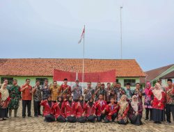 Terinspirasi Dedikasi Guru Muchtar, Sekda Jateng Susuri Jalur Terpencil Menuju SMAN 1 Kampung Laut