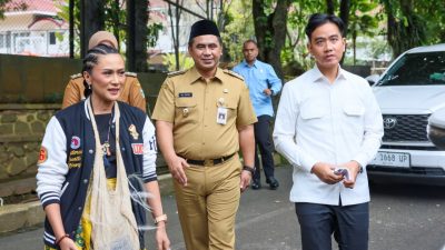 Gibran dan Taj Yasin Sambangi UKSW, Bahas AI hingga Makan Bareng Mahasiswa