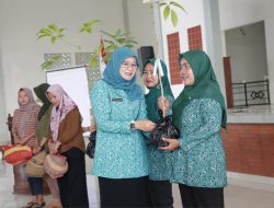 Cegah Banjir, Nawal Yasin Ajak Kader PKK Jateng Menanam Pohon di Pekarangan Rumah