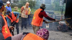 TUTURPEDIA - Ahmad Luthfi: Jalan di Jateng Harus Sudah Mulus Sebelum Lebaran