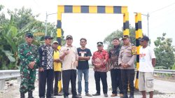 Keren, Lur! Kini Ada Portal Dipasang di Jembatan Bojonegoro–Blora 4 TUTURPEDIA - Keren, Lur! Kini Ada Portal Dipasang di Jembatan Bojonegoro–Blora