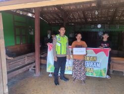 Tebar Kebaikan di Bulan Penuh Berkah, Polisi Sambangi dan Bantu Warga Kunduran