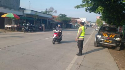 Antisipasi Macet dan Laka, Polsek Kunduran Gelar AG Pagi di Titik Rawan
