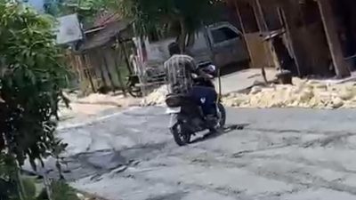 Nekat! Pria di Blora Diduga Rusak Cor Basah dan Hadang Material, Hermawan Susilo Resmi Adukan Oknum Warga ke SPKT. 3 TUTURPEDIA - Nekat! Pria di Blora Diduga Rusak Cor Basah dan Hadang Material, Hermawan Susilo Resmi Adukan Oknum Warga ke SPKT.